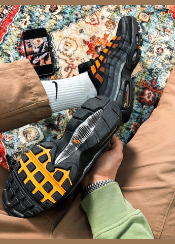 Чорні Осінні кросівки чоловічі nike air max 95 "black hyper crimson" | найк аір макс 95 чорні No Brand