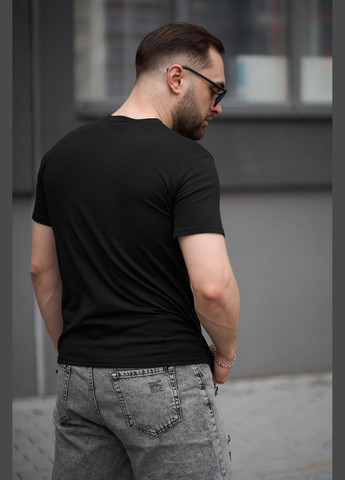 Черная футболка мужская с v-вырезом черная с коротким рукавом Intruder