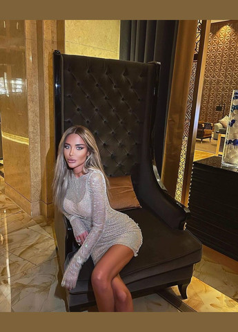 Айвори яркое блестящее платье с сеткой в комплекте (в качестве накидки) – стильный и праздничный выбор для вечернего образа No Brand