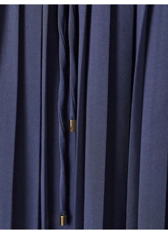 Темно-синее деловое женское платье плиссе н&м (56724) m темно-синее H&M