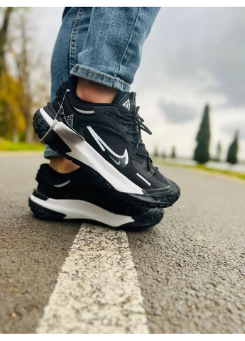 Білі кросівки чоловічі nike acg mounth fly 2 low black white найк асж маунс флай білі демісезон No Brand