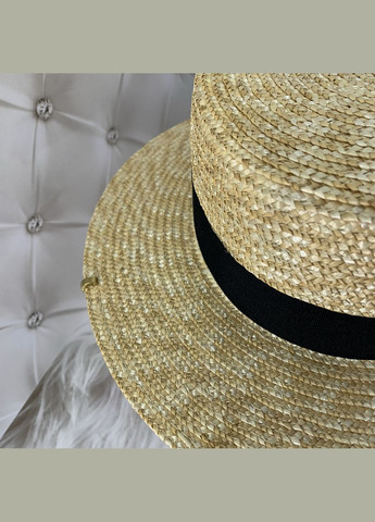 Летняя соломенная шляпа канотье с цепью и пирсингом (поля 7 см, золото) No Brand (325484543)