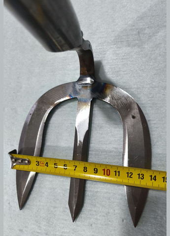 Мотика для розпушування та картоплі нержавіюча сталь 45 г кругла на 3зуба No Brand (341730293)