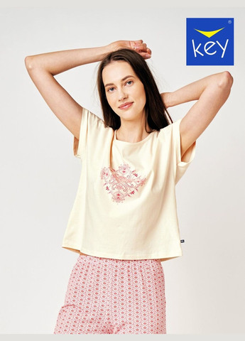 Бежевая всесезон женская пижама футболка + капри Key