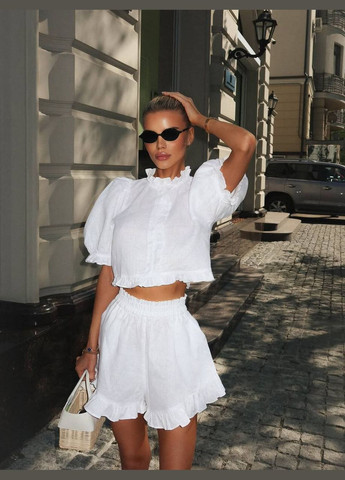 Изысканный костюм с шортами и рубашкой Adelante (332615076)