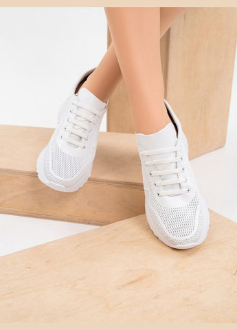 Білі осінні білі шкіряні кросівки з перфорацією ISSA PLUS