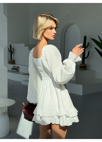 Молочное кэжуал платье Larionoff однотонное