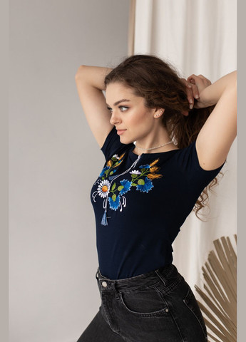 Вышитая женская футболка "Веночек" MEREZHKA (288644903)