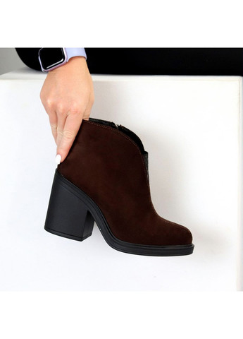 Коричневі демісезонна демісезонні замшеві ботильйони Helen