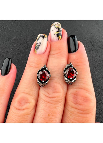 Готичні сережки череп з червоним каменем із медичної сталі ES-041 No Brand (299330609)