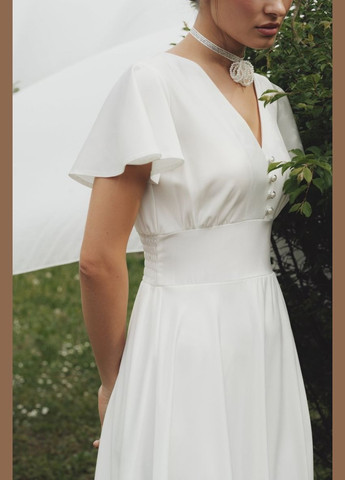 Белое коктейльное платье а-силуэт FashionYouWant однотонное