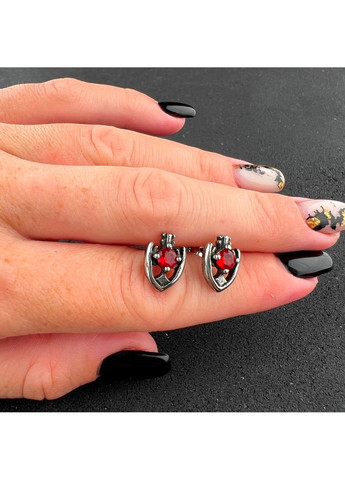 Готичні панк сережки з червоним каменем із медичної сталі ES-034 No Brand (299330436)