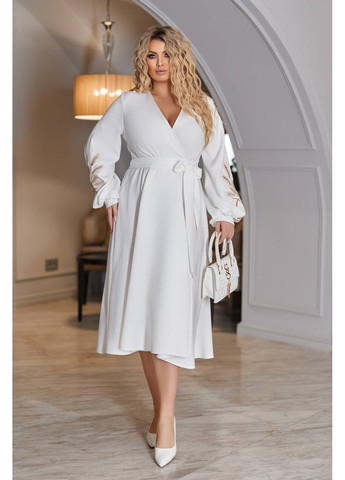 Молочна сукня на запах з вишивкою костюмка на запах No Brand