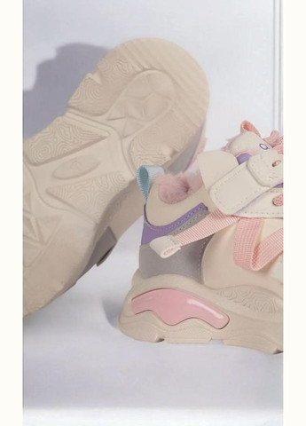 Белые кроссовки детские. зимняя куртка No Brand