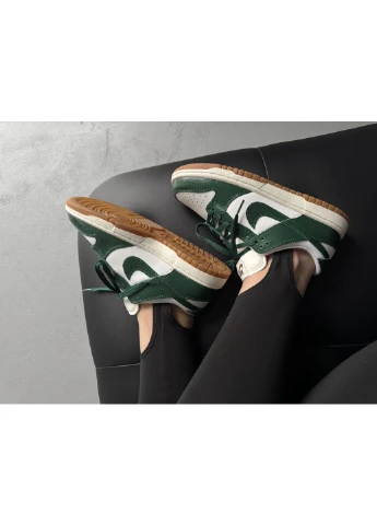 Цветные демисезонные dunk low lx green ostrich Nike 204672