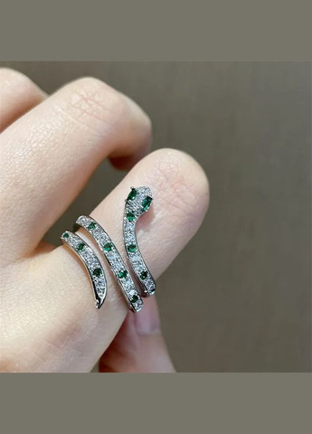 Каблучка жіноча змія срібляста із зеленою лускою захисник домашнього вогнища розмір 19 Fashion Jewelry (289717580)