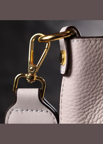 Шкіряна жіноча сумка з оригінальною застібкою ґудзиком біла 22321 Vintage (329197049)