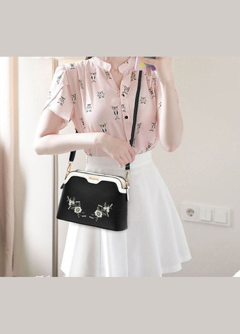 Жіноча міні сумочка клатч із вишивкою квітковий принт чорна (sku_1018) No Brand (330575779)