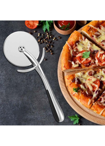 Роликовий ніж для піци з гострим лезом з нержавіючої сталі та силіконовою ручкою, що не ковзає Kitchen Master (335014539)