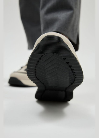 Черные демисезонные кроссовки 186652 Lonza