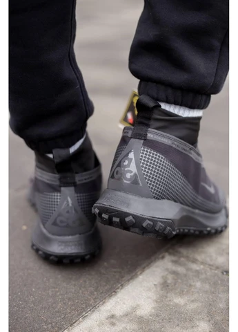 Черные демисезонные кроссовки мужские nike acg gore-tex mountain fly black найк асж черные No Brand