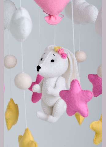Дитячий мобіль на ліжечко для немовлят WooolyWool «Зайка на повітряній кульці» No Brand (342757913)
