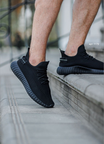 Черные летние мужские кроссовки black No Brand YeeZy 350v2