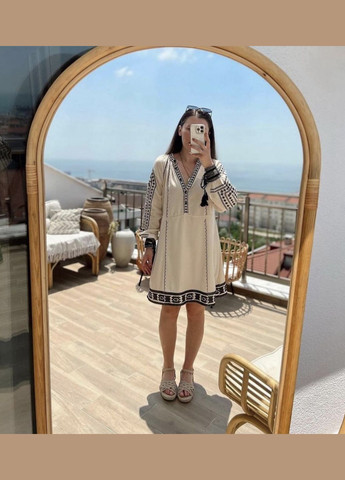 Бежевый зимний женское вышитое платье мария ESQ 1658