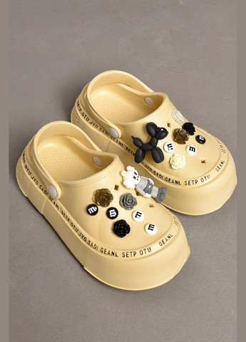 Крокси жіночі бежевого кольору Let's Shop (317318842)