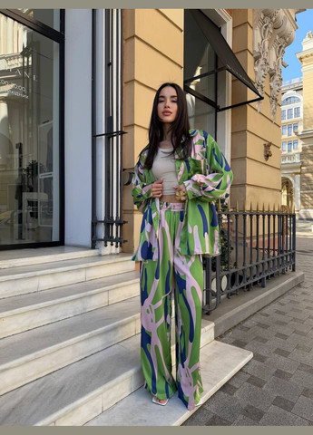 Женский летний костюм двойка с принтом: рубашка и брюки свободного кроя. MonCher (335013856)