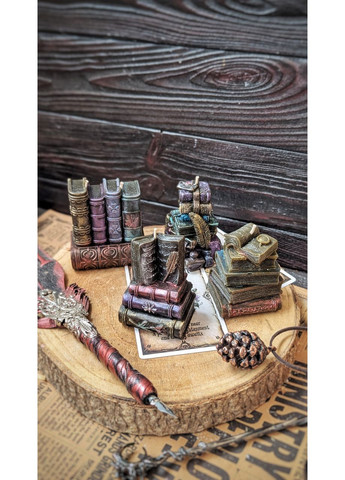 Свеча восковая Книги из библиотеки Хогвартса No Brand (352777574)