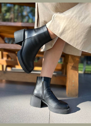 Осенние женские ботинки из кожи черные (1278) No Brand