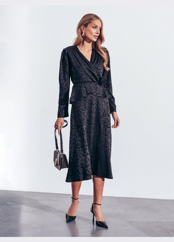 Черное кэжуал платье-миди чёрного цвета с расклёшенной юбкой Dressa однотонное