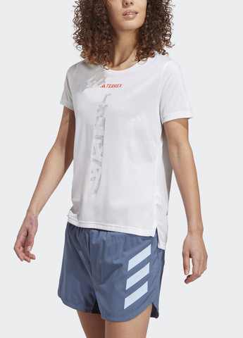 Белая всесезон футболка для бега terrex agravic trail adidas