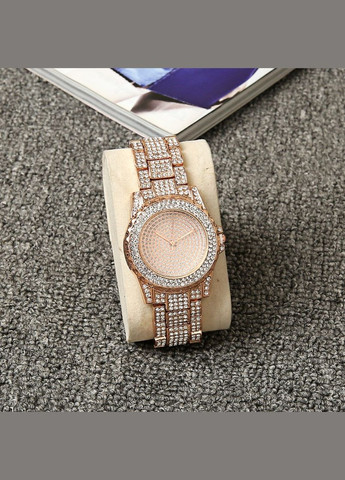 Женские наручные часы с камнями золотистый No Brand (302088086)