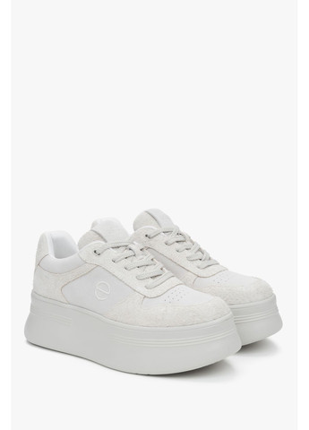 Светло-бежевые кеды низкие, цвет молочный Estro