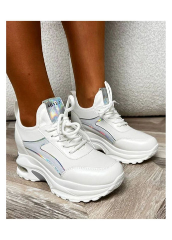 Білі осінні жіночі кросівки No Brand