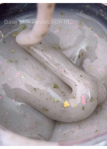 Камуфлирующая база Milk Revolution 18, 15 мл Miss Luna (386602187)
