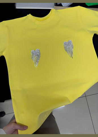 Жіноча якісна бавовняна футболка оверсайз із сердечками на грудях червона бавовна стрази Україна - (339402883)