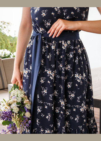 Темно-синее коктейльное платье из шифона синее InRed с цветочным принтом
