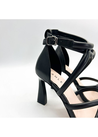 Черные босоножки (р) кожа 0-1-1-k-1348-t-909-019b Danler с ремешком