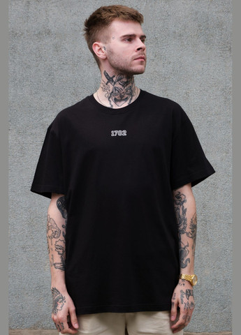 Чорна чоловіча оверсайз футболка з принтом uchiha з довгим рукавом Without