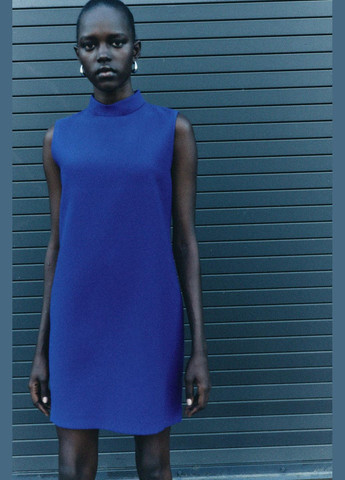 Синее праздничный, коктейльное, деловое, домашнее, повседневный, кэжуал, вечернее стильное платье мини а-силуэт, с открытыми плечами, силуэтная, футляр Zara