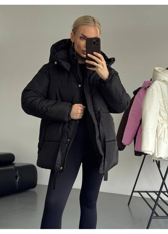 Чорна зимня стильна обʼємна куртка Vakko