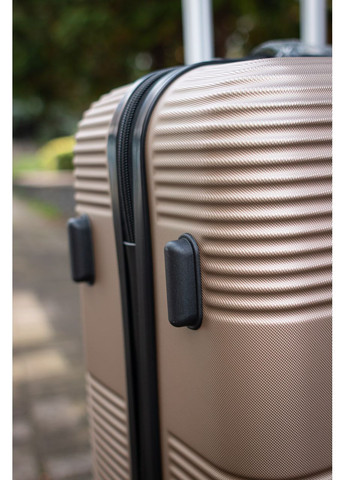 Чемодан пластиковый большой L размер, цвет черный Wings 5398 (365715898)