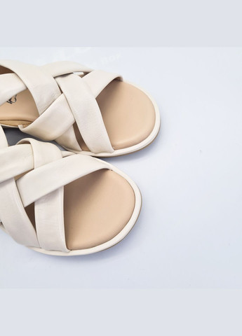 Бежевые босоножки (р) кожа 0-1-1-9-28101-44-170-1 Caprice на резинке