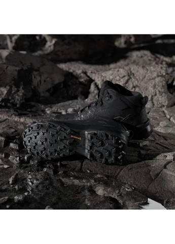 Чорні кросівки terrex skychaser ax5 mid gtx black jq2207 демісезон adidas