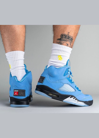Голубые всесезонные кроссовки air jordan 5 retro unc university blue - dv1310-401 Nike