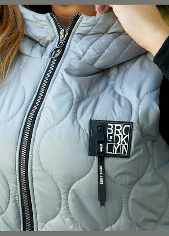 Женская удлиненная демисезонная жилетка цвет молочный New Trend (304646563)