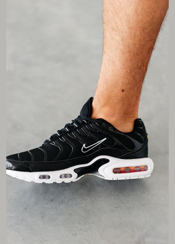 Черные демисезонные кроссовки мужские и женские nike air max tn plus black | найк аир макс тн плюс черные No Brand